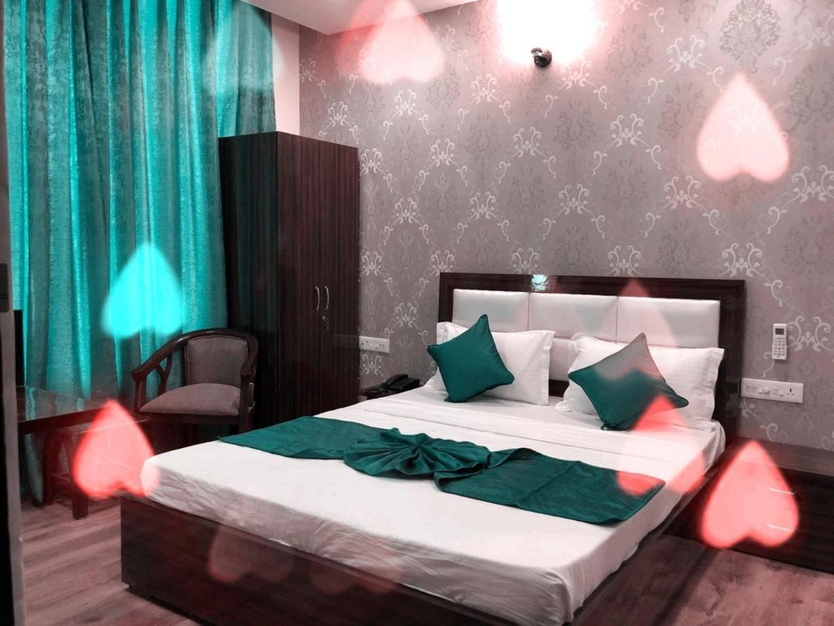 Hotel Wisteria -Main Highway Hotel Zirakpur Exterior foto