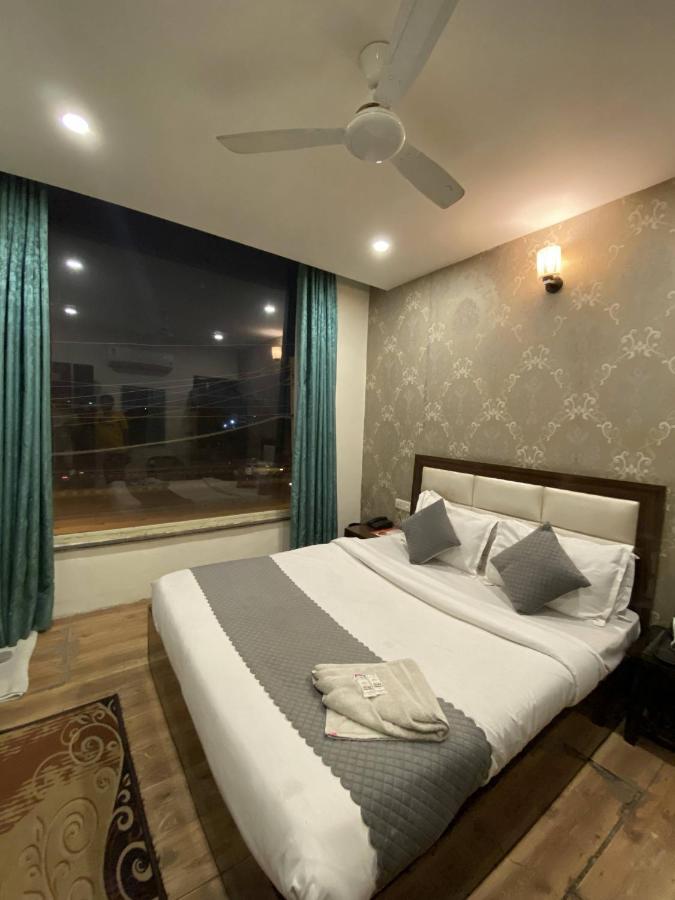 Hotel Wisteria -Main Highway Hotel Zirakpur Exterior foto