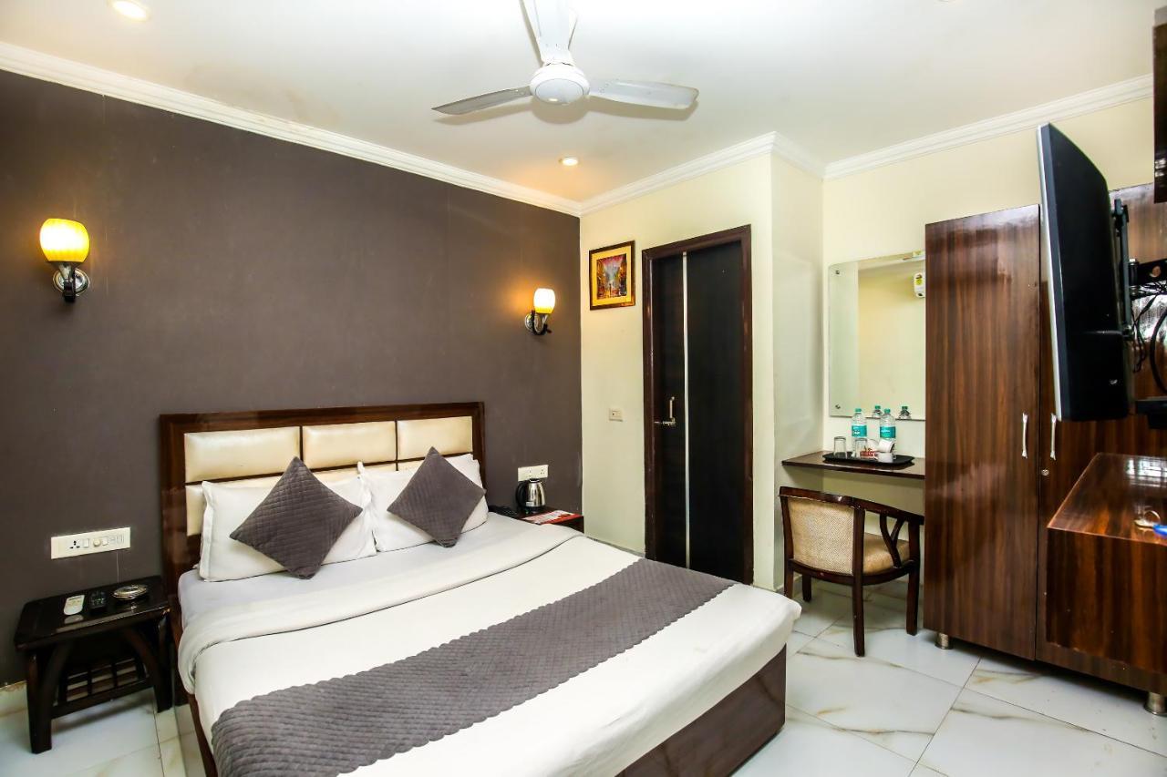 Hotel Wisteria -Main Highway Hotel Zirakpur Exterior foto